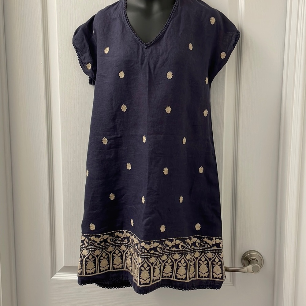 Zara linen shift dress with embroidered design V neck and cap sleeve Sz S